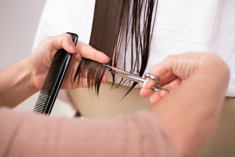cortar las puntas del cabello