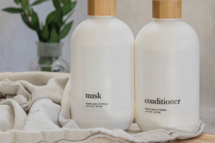 mascarilla y acondicionador capilar
